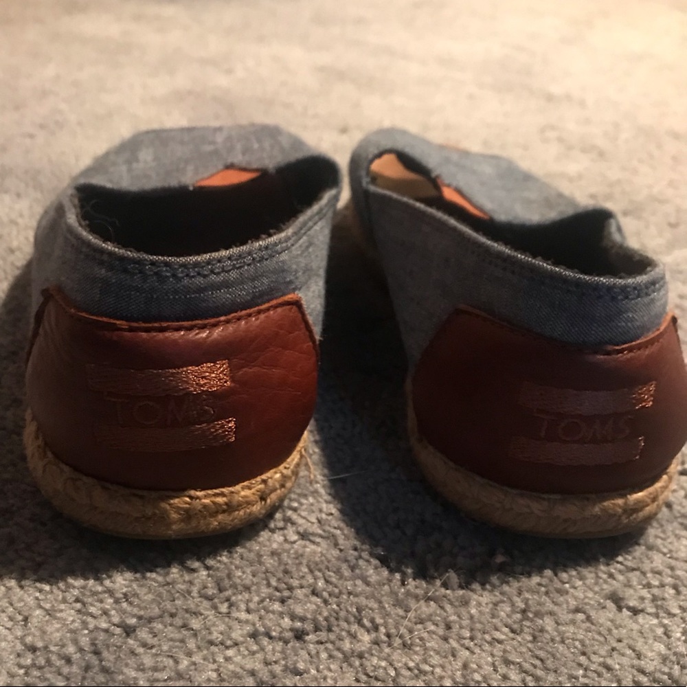 Toms size 8 slip ons